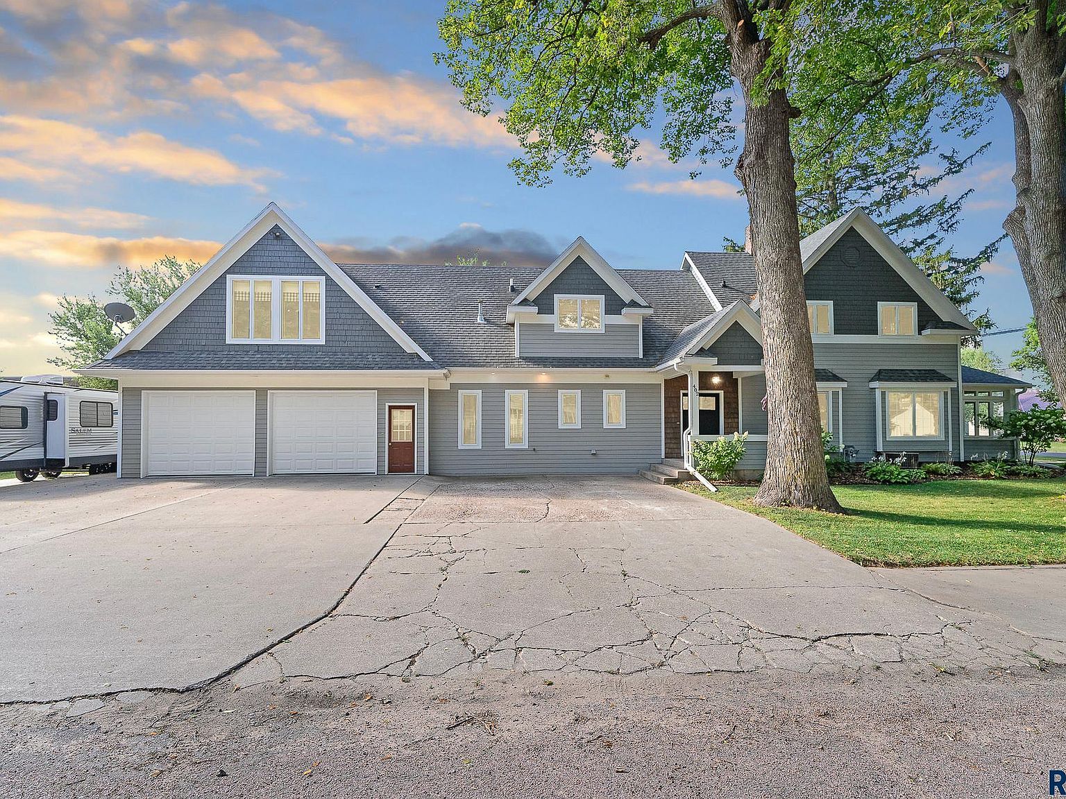 402 S Park St, Inwood, IA 51240 MLS 22305828 Zillow