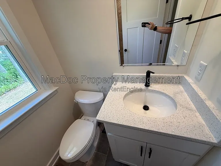387 Forest Grove Rd — Photo 32
