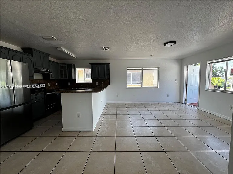7012 NW 6th Ct #7012 — Photo 2