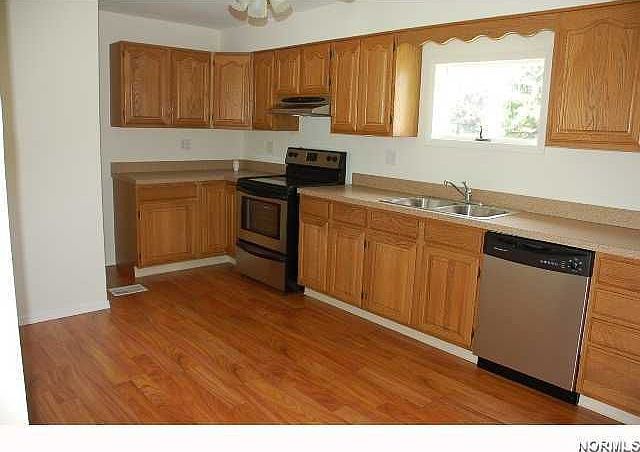 2nd image of 1844 Huntington Cir