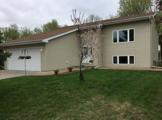 109 Charity Ln, Montrose, MN 55363