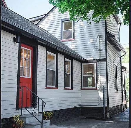 Side entrance; leading to kitchen