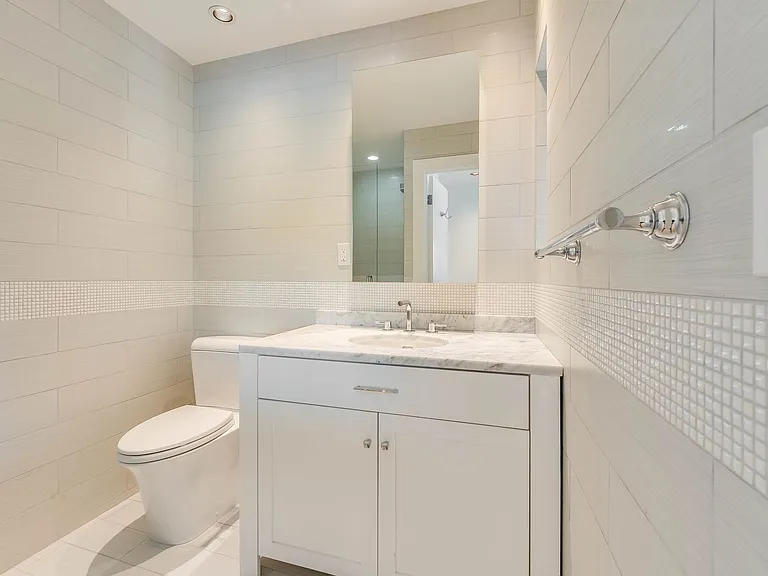 363 E Strawberry Dr — Photo 26