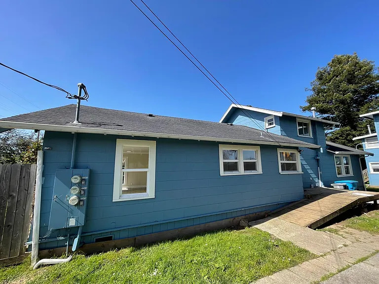 3241 Trinity St — Photo 29