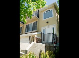 9515 S Fairway View Dr, Sandy, UT 84070