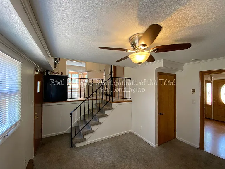 926 Hilltop Blvd — Photo 3