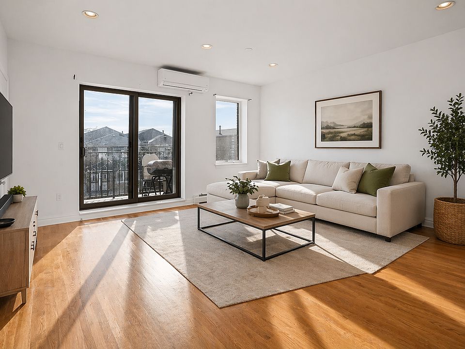1st image of 102 Bay 31 St #3C