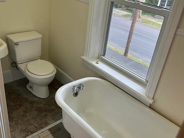336 Hastings St — Photo 20