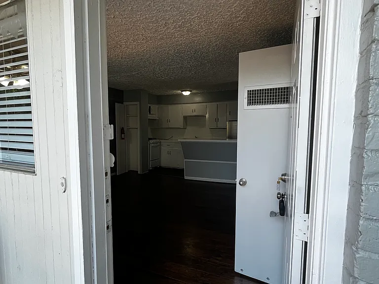 2006 Colquitt St #8 — Photo 3