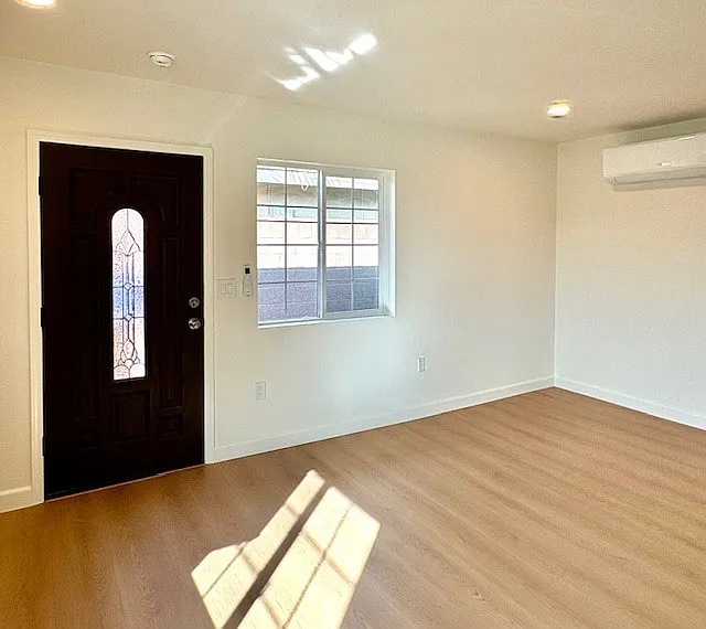 631 E Chester Rd — Photo 2