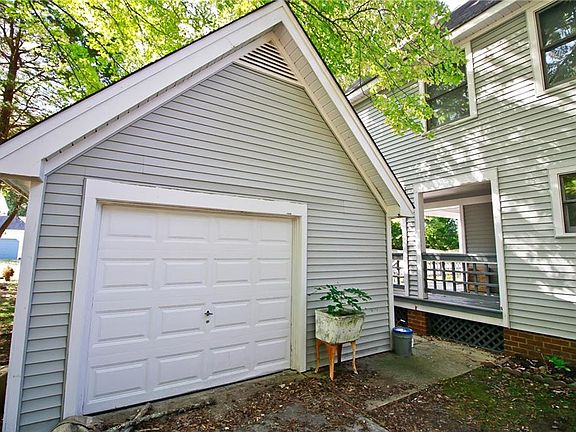 4th image of 52 Morrison Ave