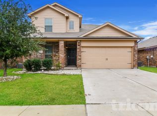 601 Creekview Dr, Azle, TX 76020