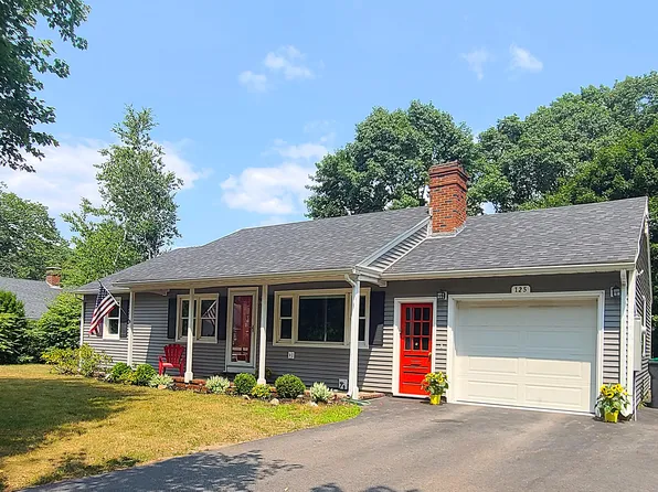 125 Fletcher Street, Kennebunk, ME 04043