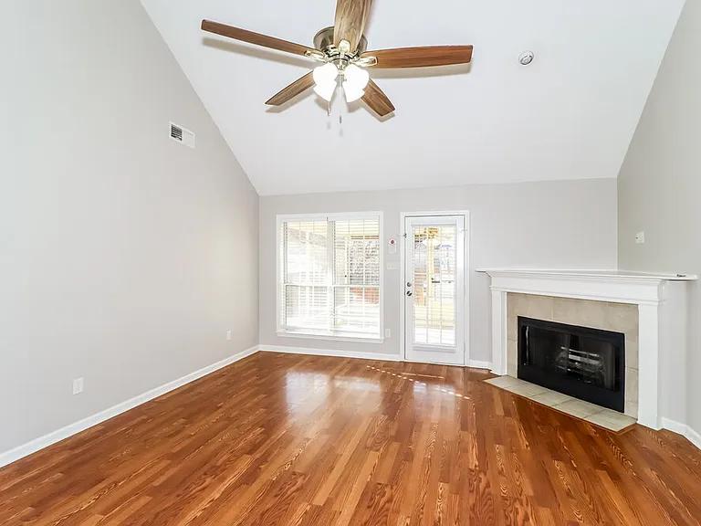 15 Oakland Woods Cv — Photo 6