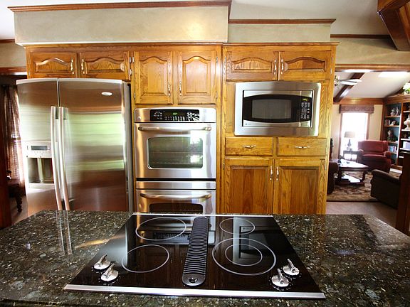 2nd image of 6432 N Camden Ave