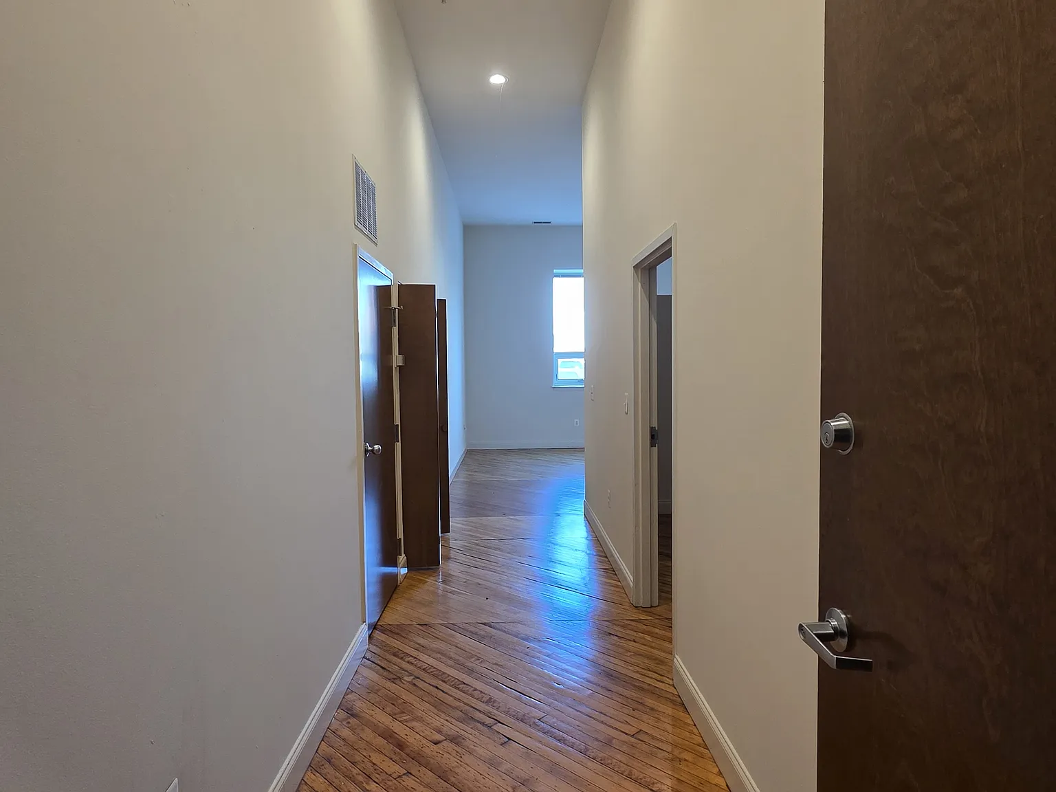 1 bed, 608 sqft, $1,725 — Photo 2