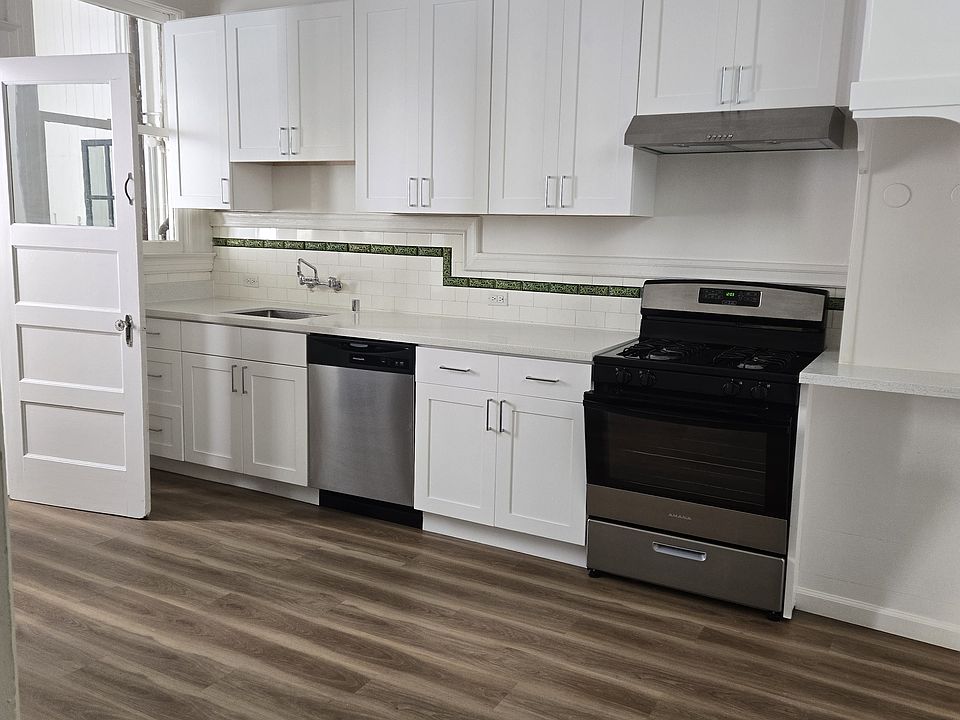 Kitchen with upgraded appliances and cabinets