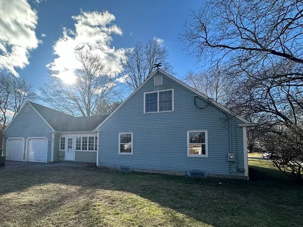 8 Hatch Rd, Attleboro, MA 02703