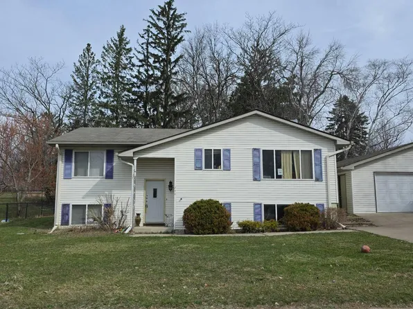 240 Panther Dr, Ellsworth, WI 54011