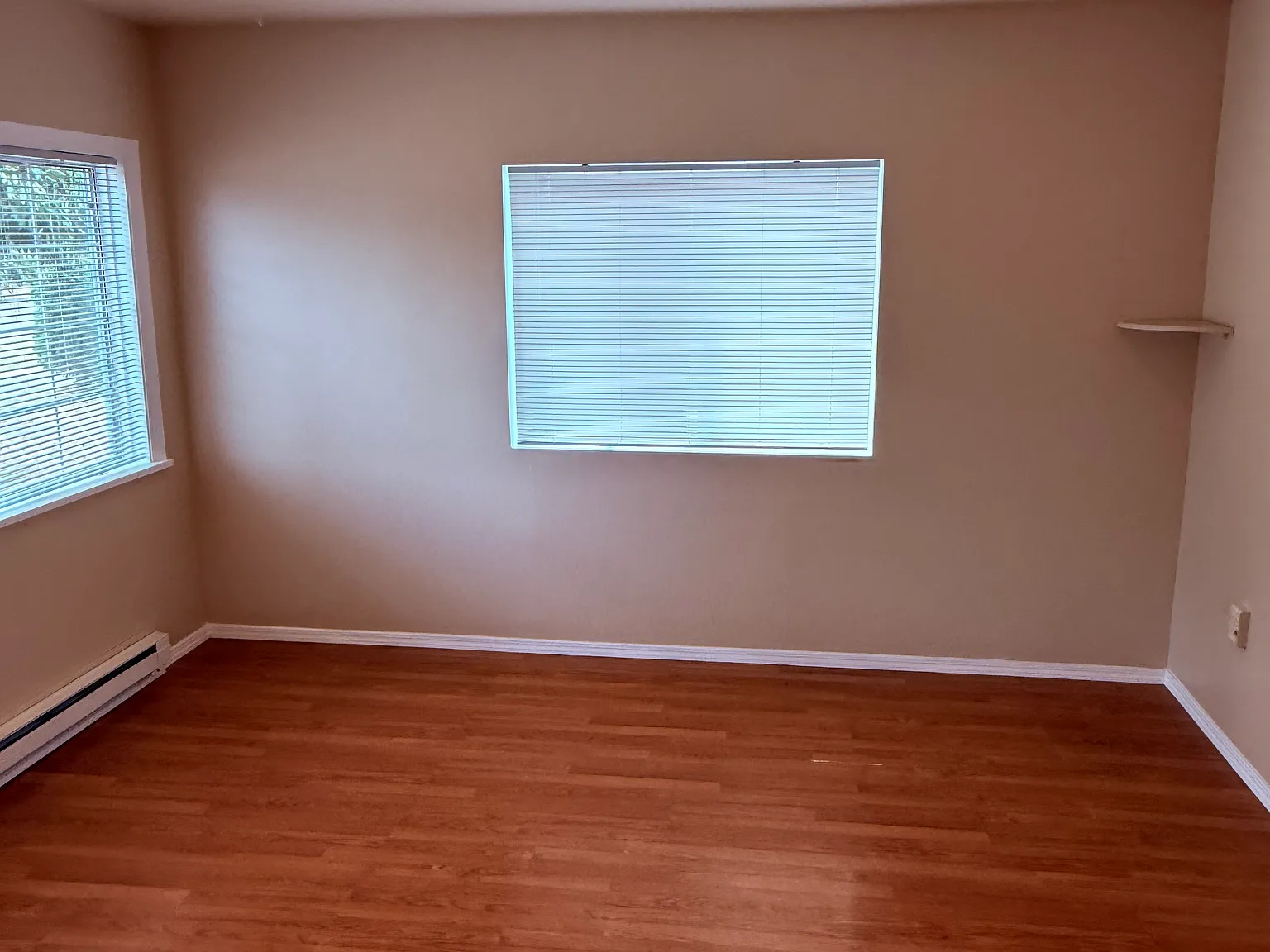 3 bed, 838 sqft, $1,775 — Photo 3