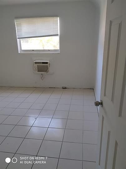 1st image of 16185 NE 19th Pl #14338719