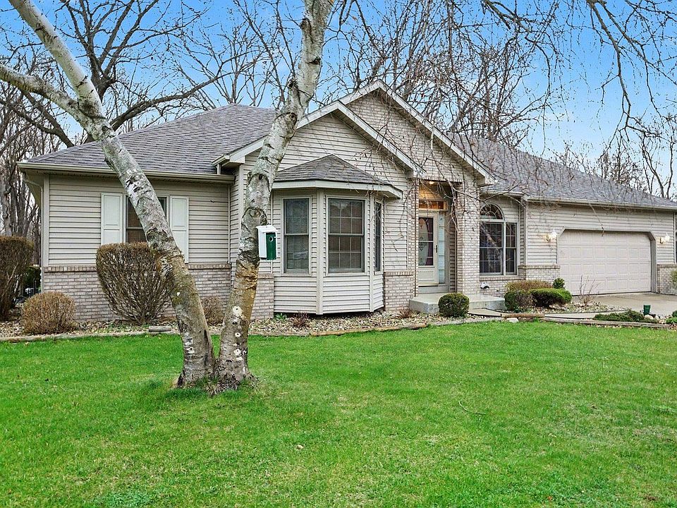 1st image of 53882 Barrington Ln