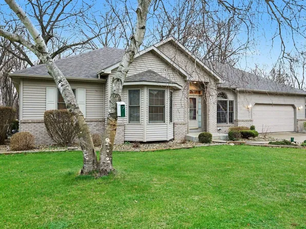 53882 Barrington Ln, Bristol, IN 46507