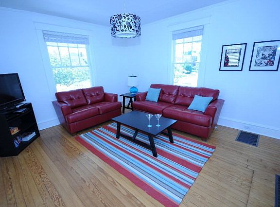 3rd image of 407 Harbor Ave