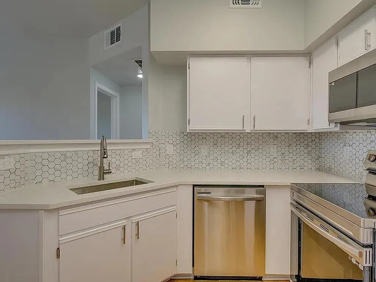 2320 Gracy Farms Ln #932 — Photo 8