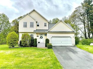 102 Trinity Pl, Selkirk, NY 12158