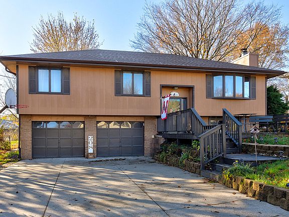 2nd image of 208 Sherwood Dr