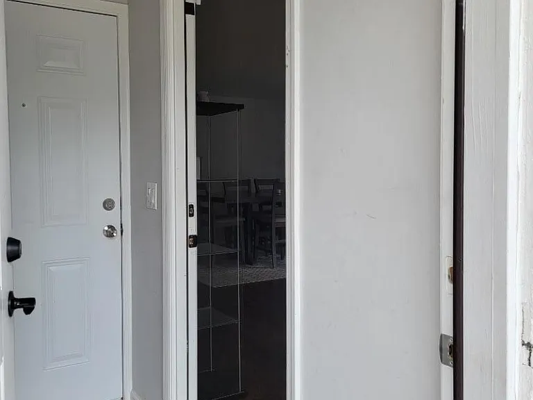 212 N Walnut St — Photo 2