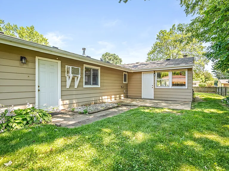 3735 Highcrest Rd — Photo 25