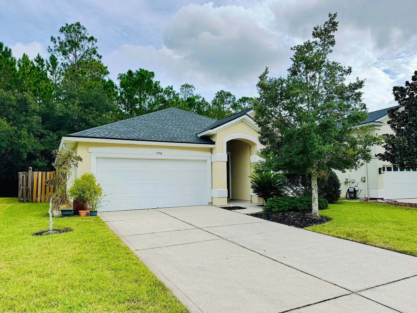 Fresh 3/2 in Stonehurst Plantation! — Photo 2