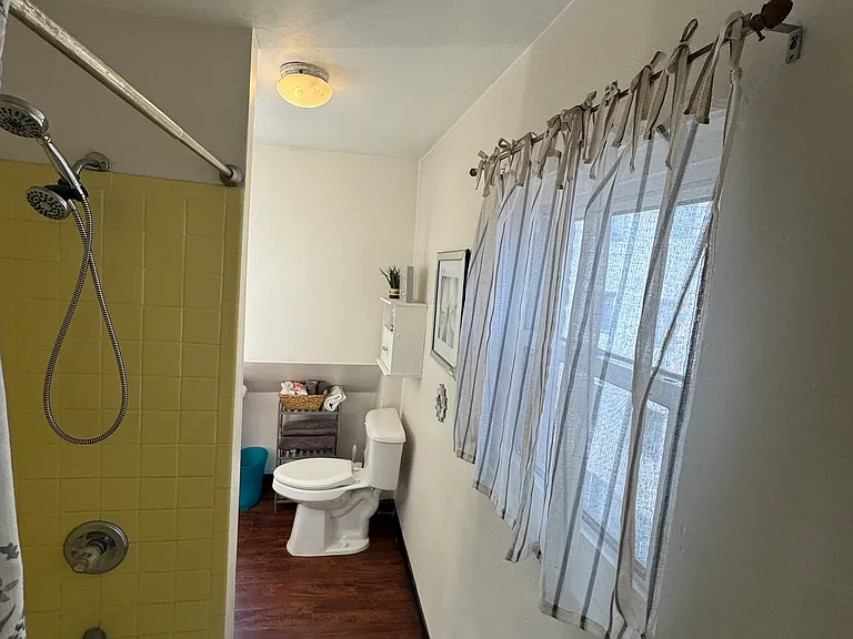 327 S Highland Ave #3 — Photo 5