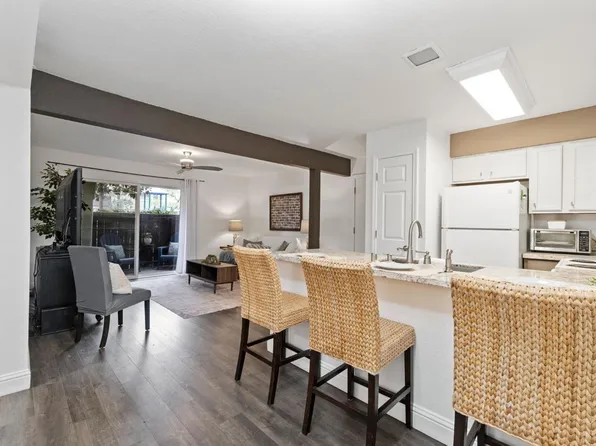 2881 Huntington Blvd APT 139, Fresno, CA 93721