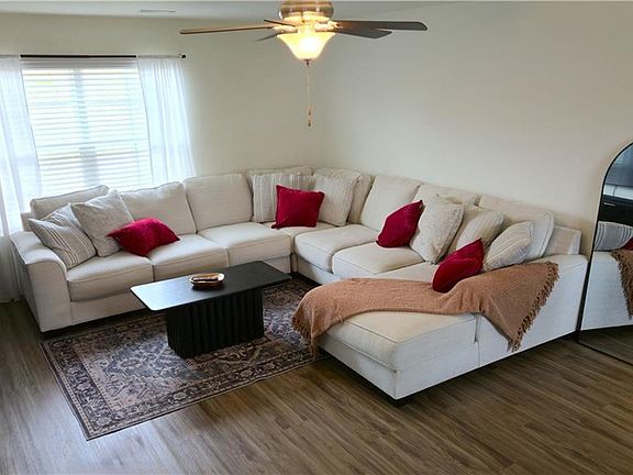 5th image of 1049 Thicket Dr