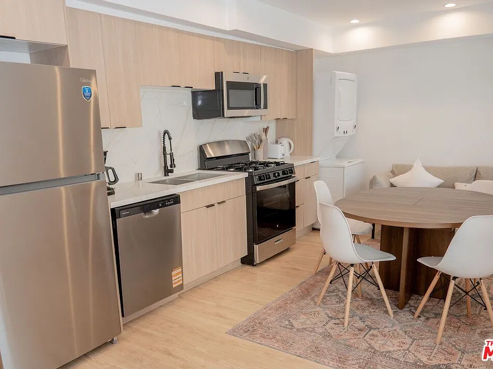 6136 Carlos Ave #1/4