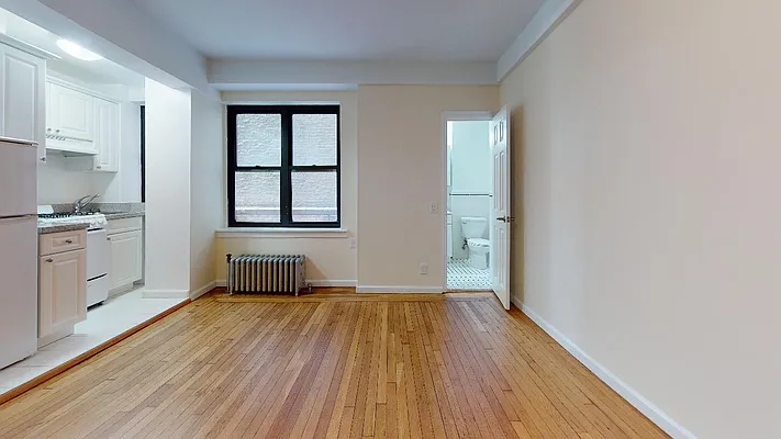 Rented by Bond New York | media 28