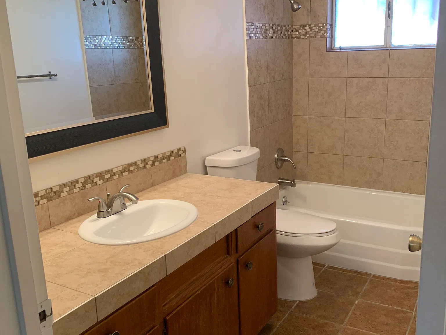 3 bed, 1210 sqft, $1,600 — Photo 4