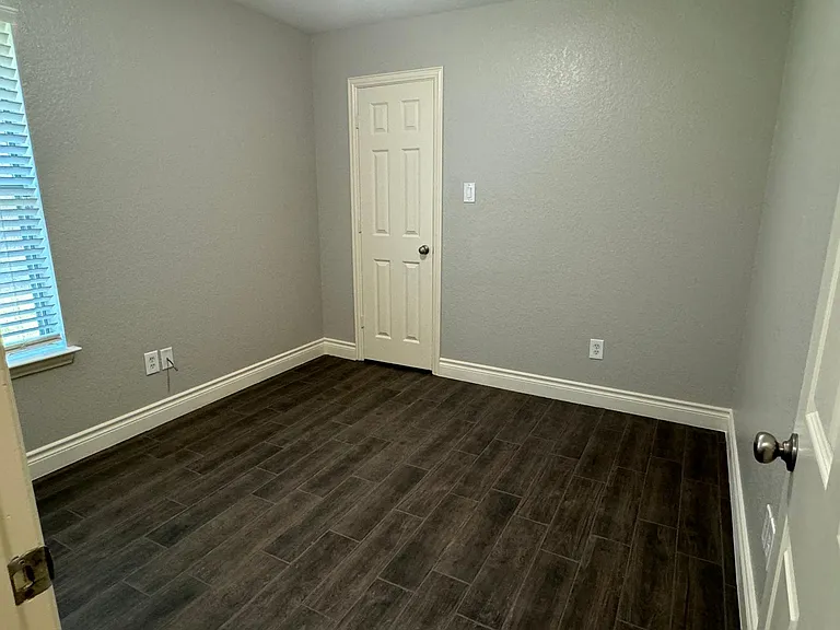 3159 Karen St — Photo 15