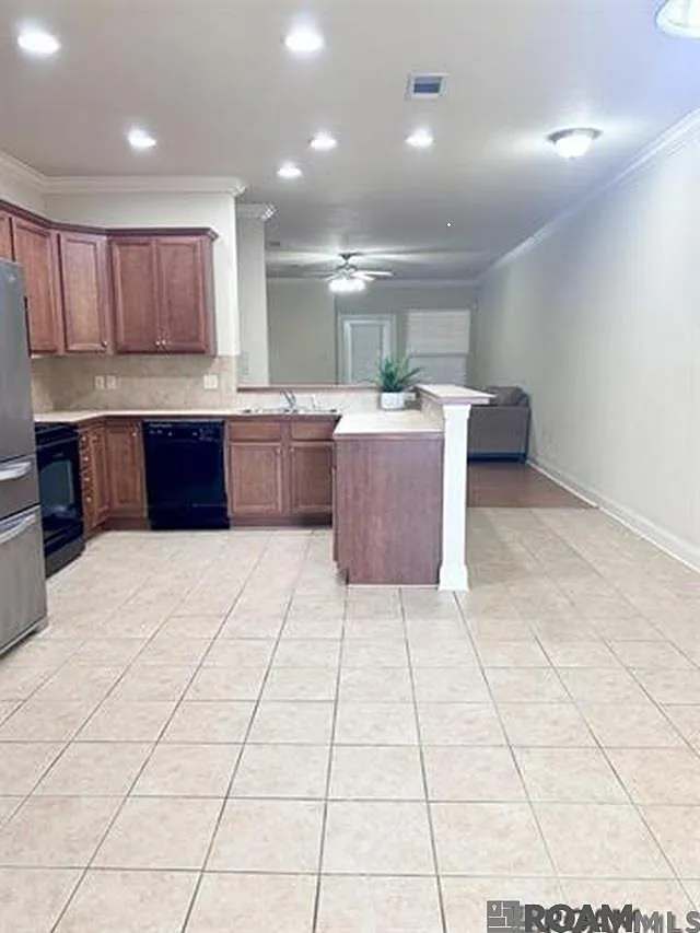 3 bed, 1525 sqft, $1,900 — Photo 4