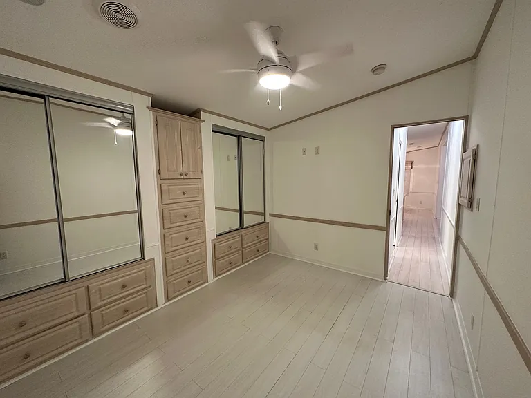 547 Lake Dr — Photo 11