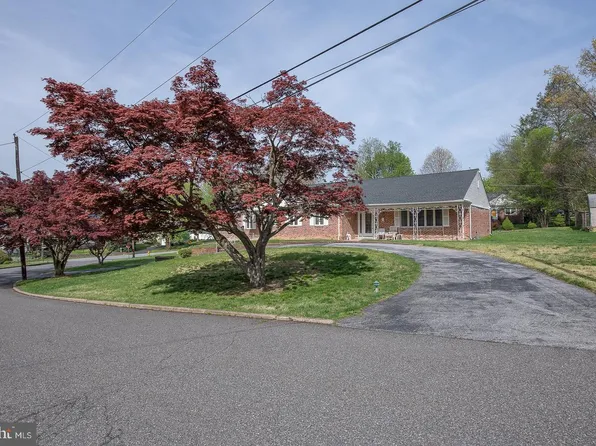 1000 Beech Rd, Wallingford, PA 19086