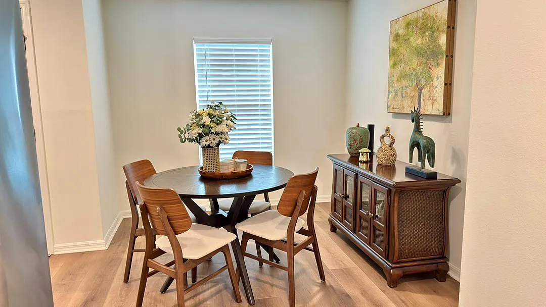 3 bed, 2.0 bath, 1552 sqft, $2,900 — Photo 4