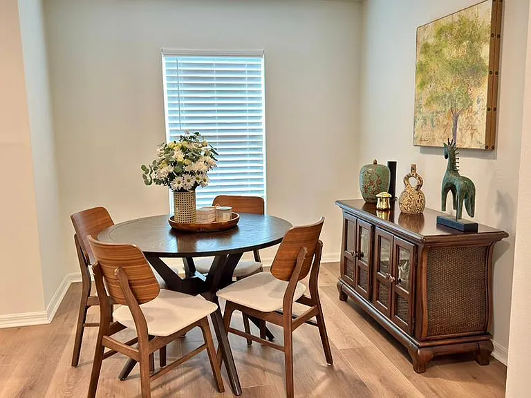 901 SW Fisherman Ave — Photo 4