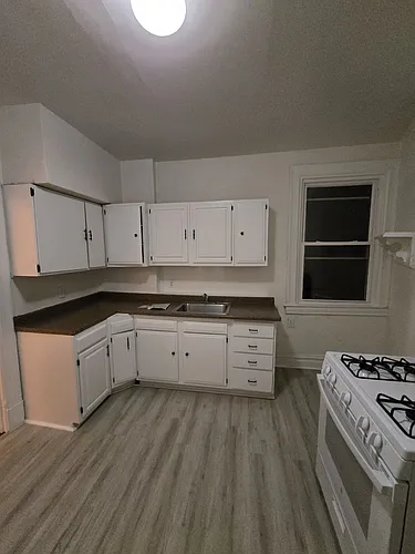 2841 Centre Ave #7 Photo 1