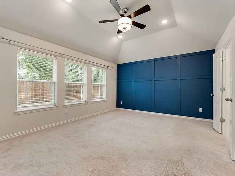 2819 Willow Ln — Photo 12