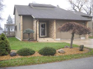 158 Bay Shore Dr, Bay City, MI 48706