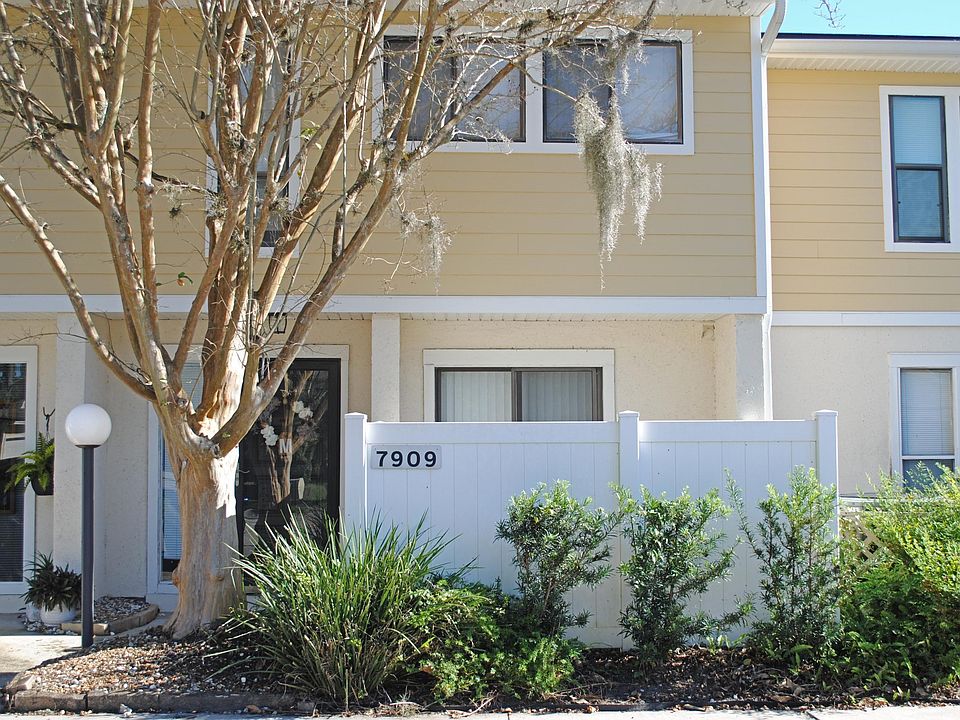 1st image of 7909 Los Robles Ct